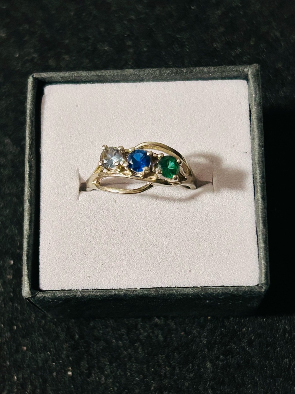 10K White Gold 3-Stone Bypass Mother's Ring - Size 6.5 Crossover Birthstone